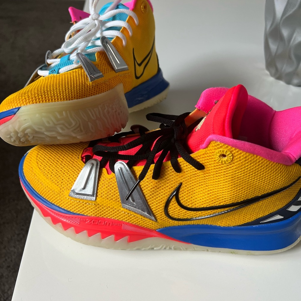 Kyrie Infinity By You
Custom Basketball Shoes